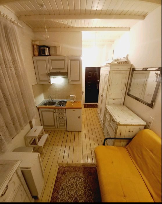 Продам 1 комнатная квартира метро Вокзальная (Южный Вокзал).Недорого!