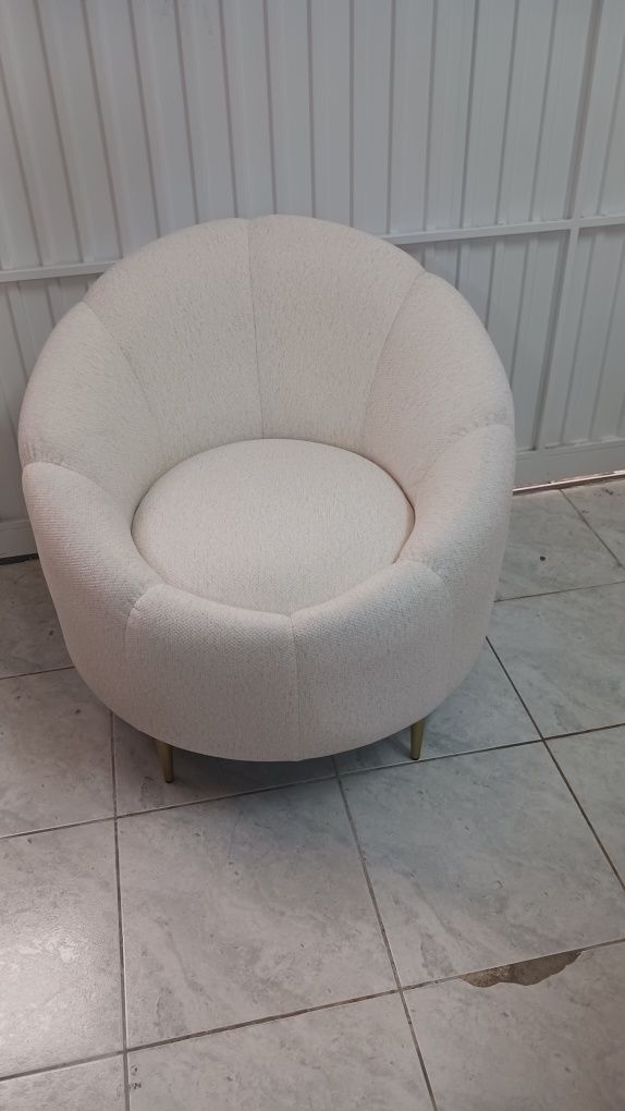 Cadeirão Oval novo