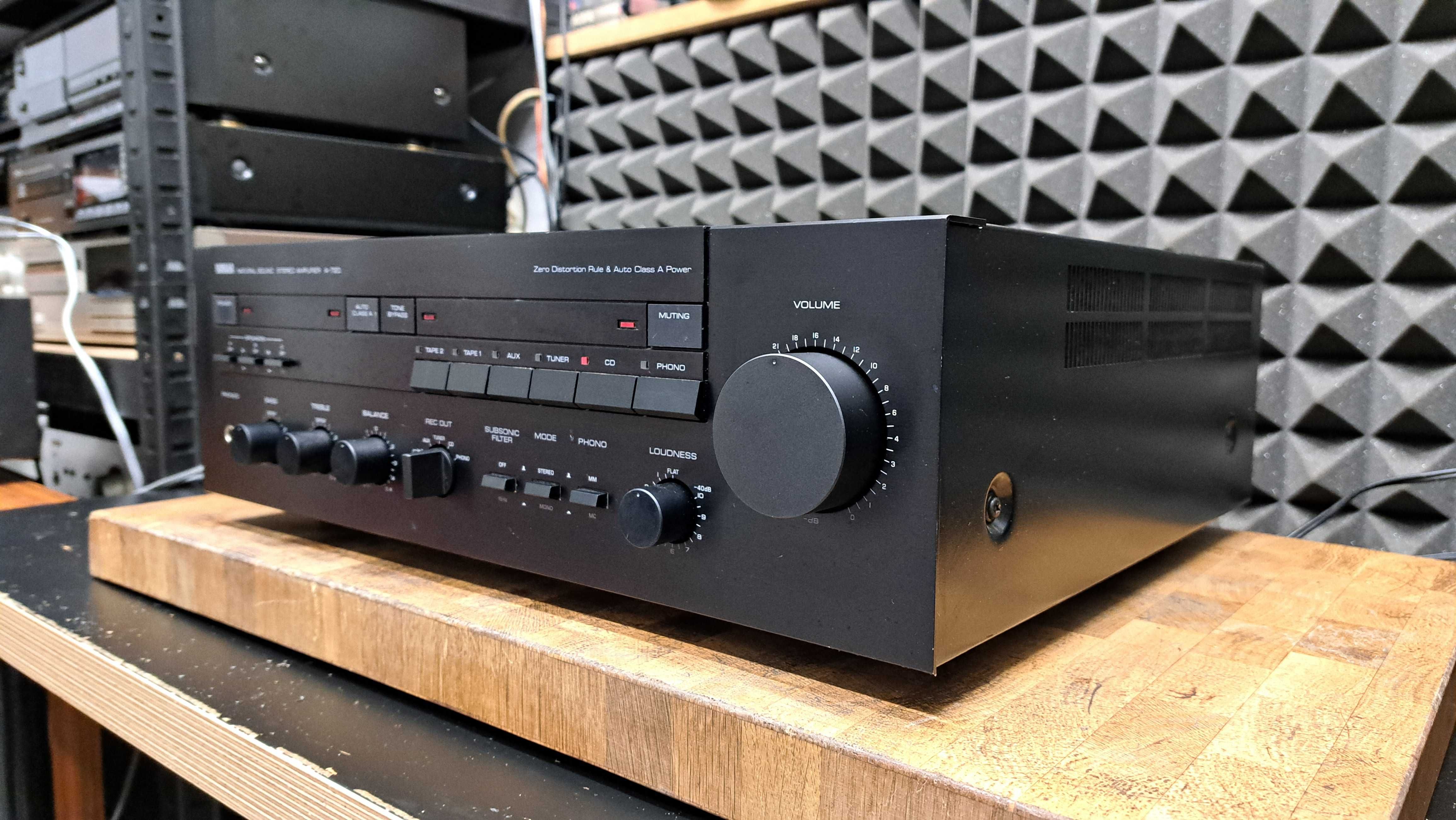 Wzmacniacz Yamaha A-720