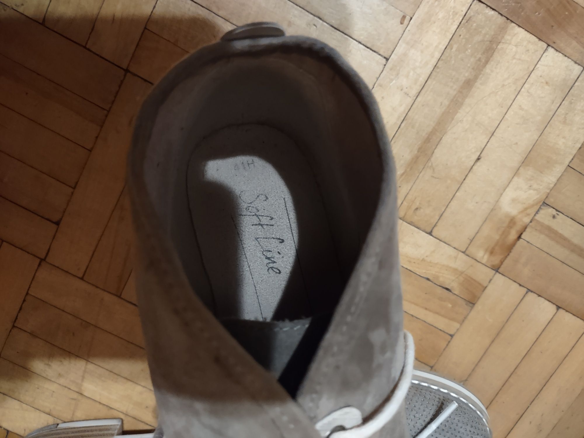 Buty o numerze 41