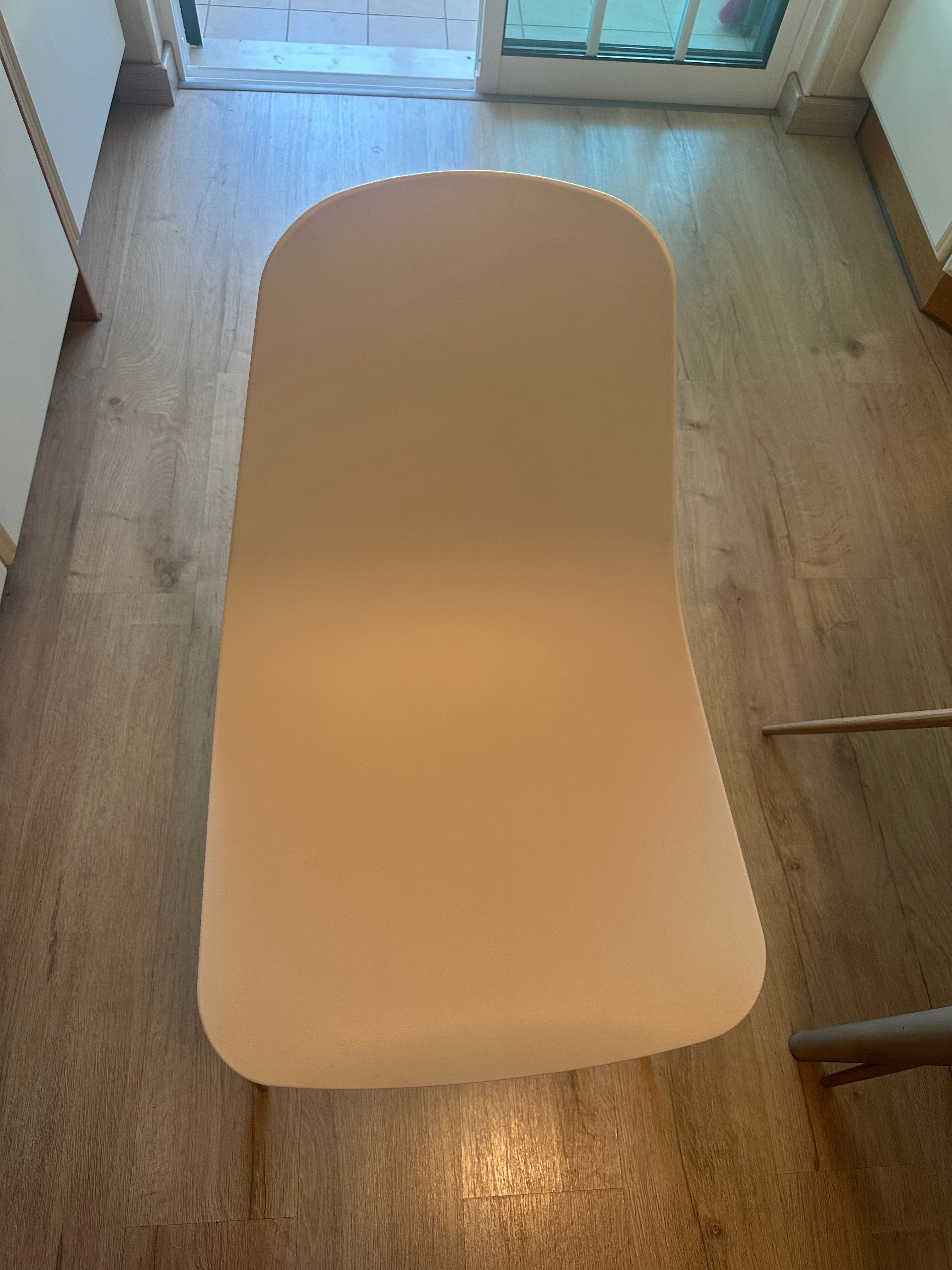 Mesa branca extensível + 4 Cadeiras