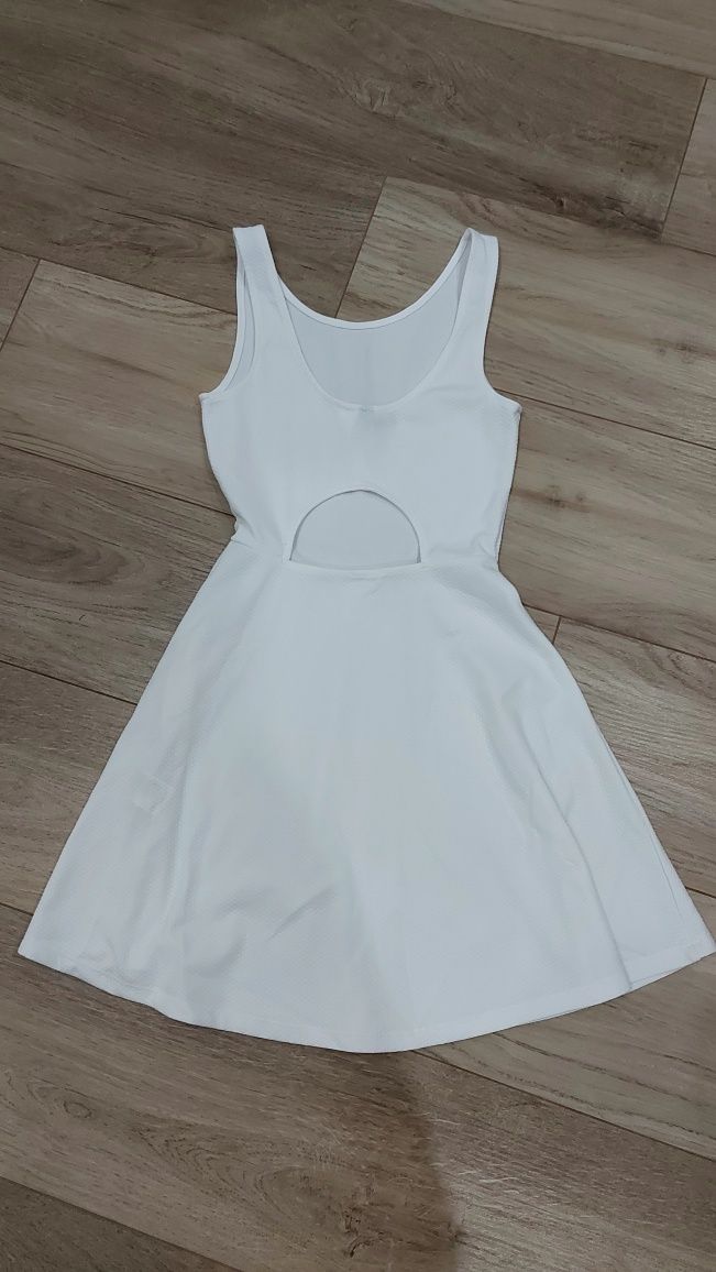 Sukienka na lato z wycięciem na plecach H&M 34