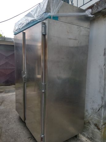 Armário frigorífico em inox