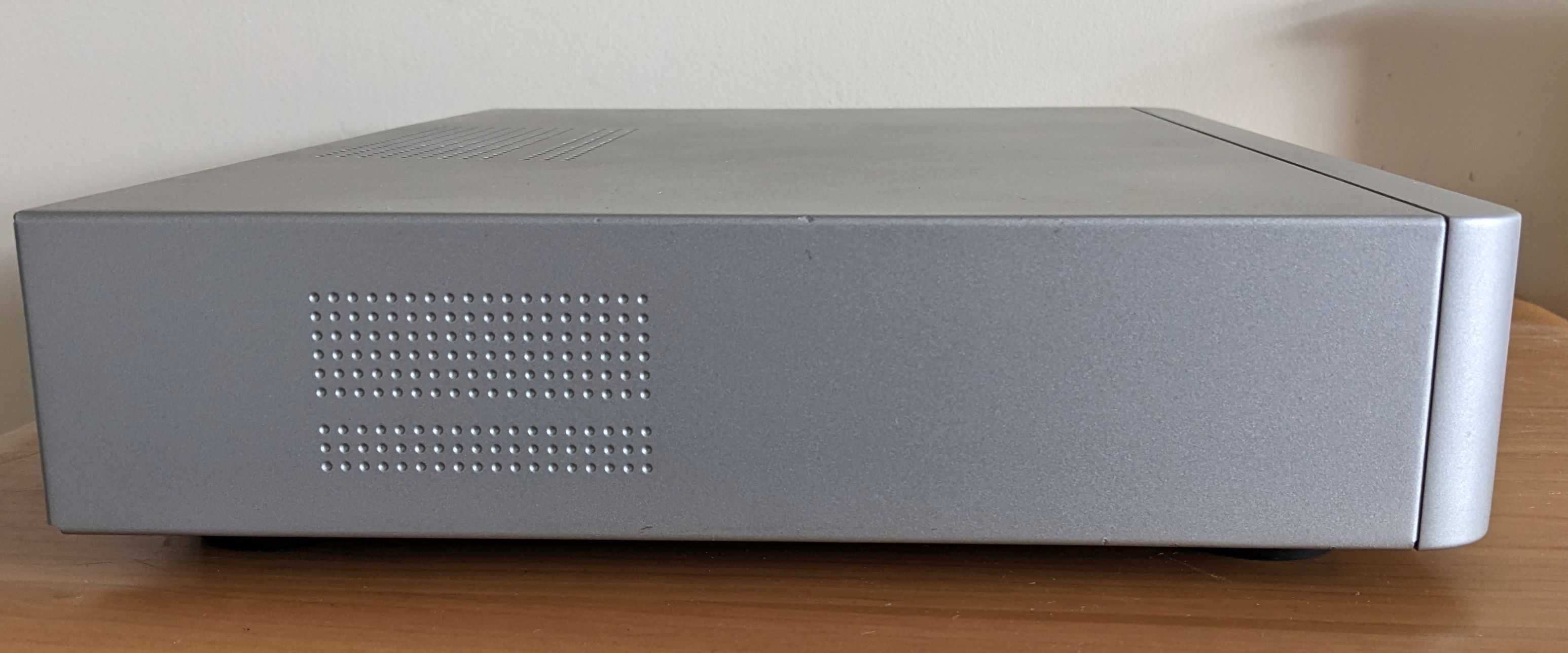Kombajn multimedialny Arcam Solo wzmacniacz/tuner/CD