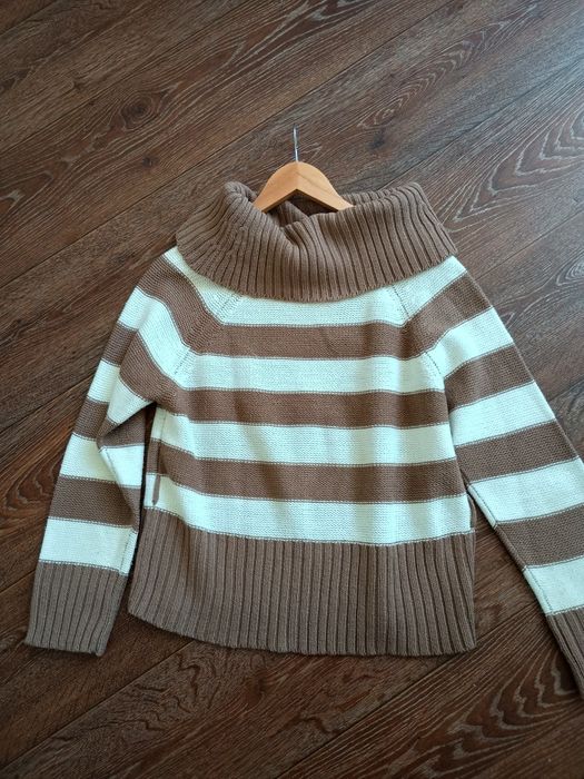 Golf w brązowe pasy