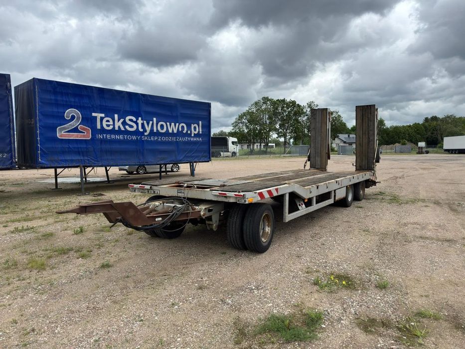 Möslein  Przyczepa Moslein T3 trzyosiowa nispododwoziowa z Niemiec