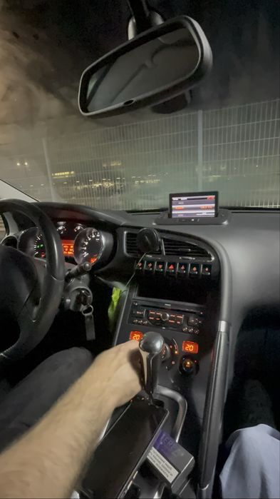 Продам авто Peugeot 3008