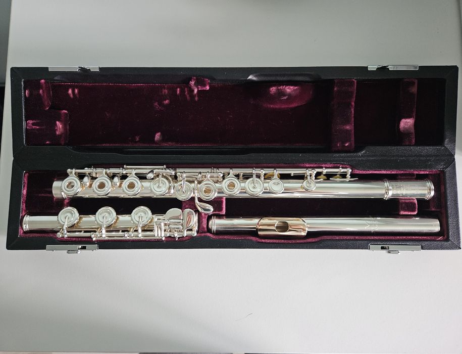 Flet poprzeczny Yamaha 677H z główką Powell