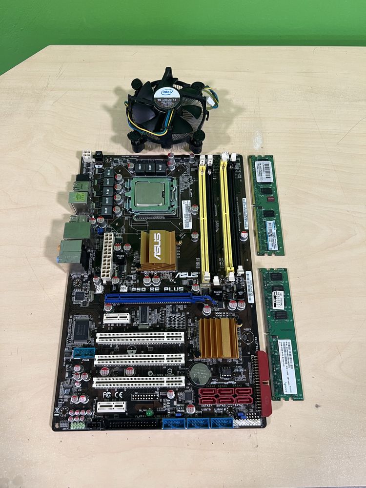 Материнська плата Asus P5Q SE Plus + процесор + ОЗУ