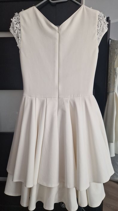 Biała,ecru sukienka 158