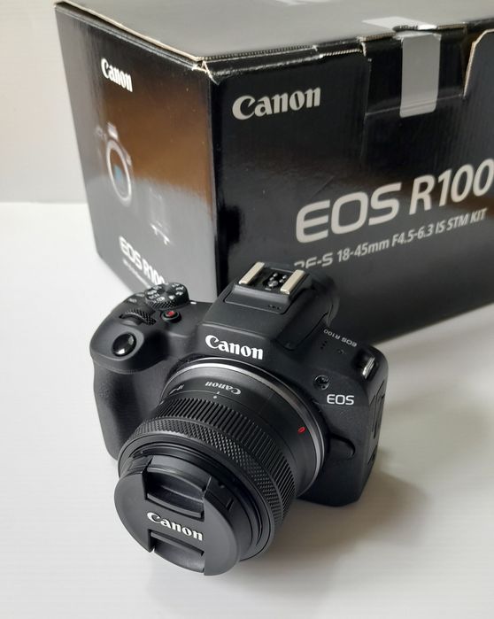 Canon R100 + RF-S 18-45mm Kit