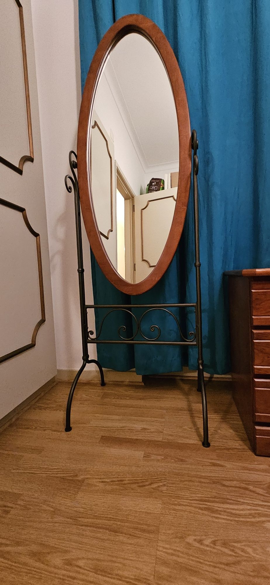 Espelho com pes em ferro