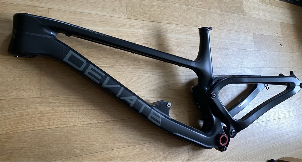Deviate Highlander rama 150 HighPivot 29" Large Enduro Trai Carbon