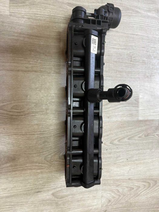 Впускной коллектор нижняя нижня часть Audi Q5 q5 2009-2017 06H133209F