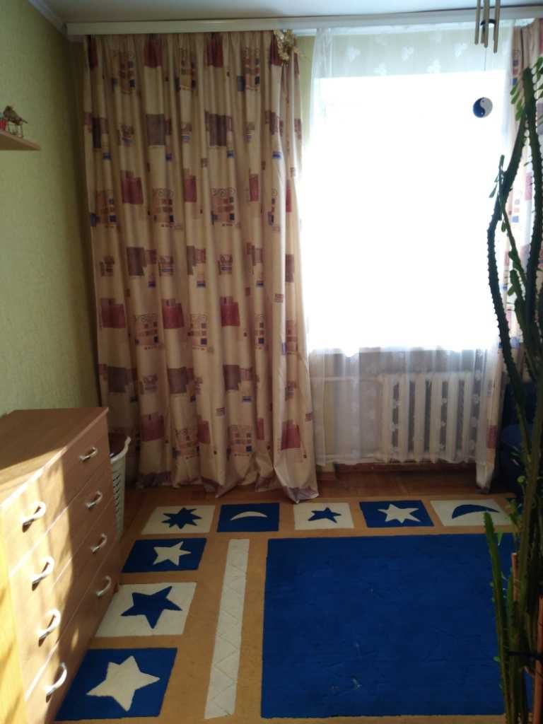 Здам КІМНАТУ для дівчини/ жінки в Центрі, вул. Героїв УПА