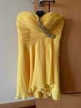 Vestido de cocktail amarelo