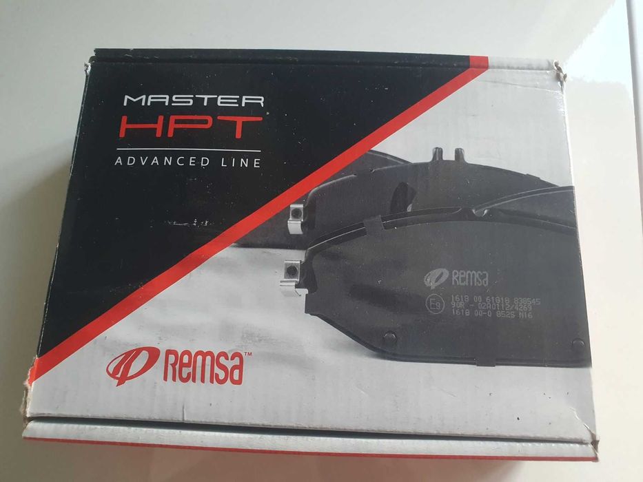 Klocki hamulcowe przód Toyota Auris II Kombi Corolla E18 REMSA 1561.02