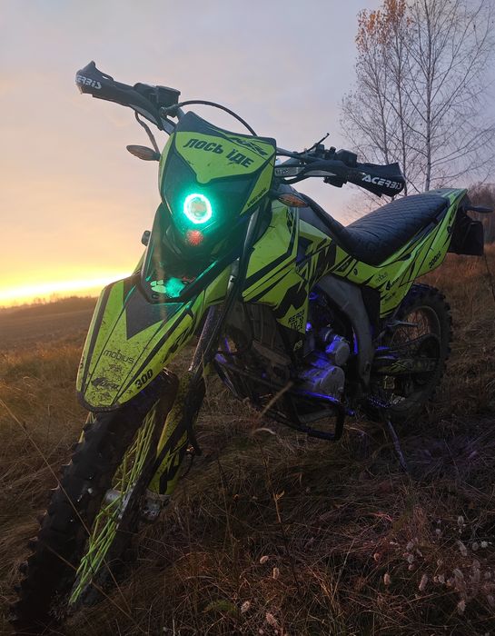 Продам лось 300 нормальному стані