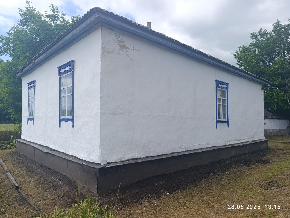 Продається будинок в селі Рогозів