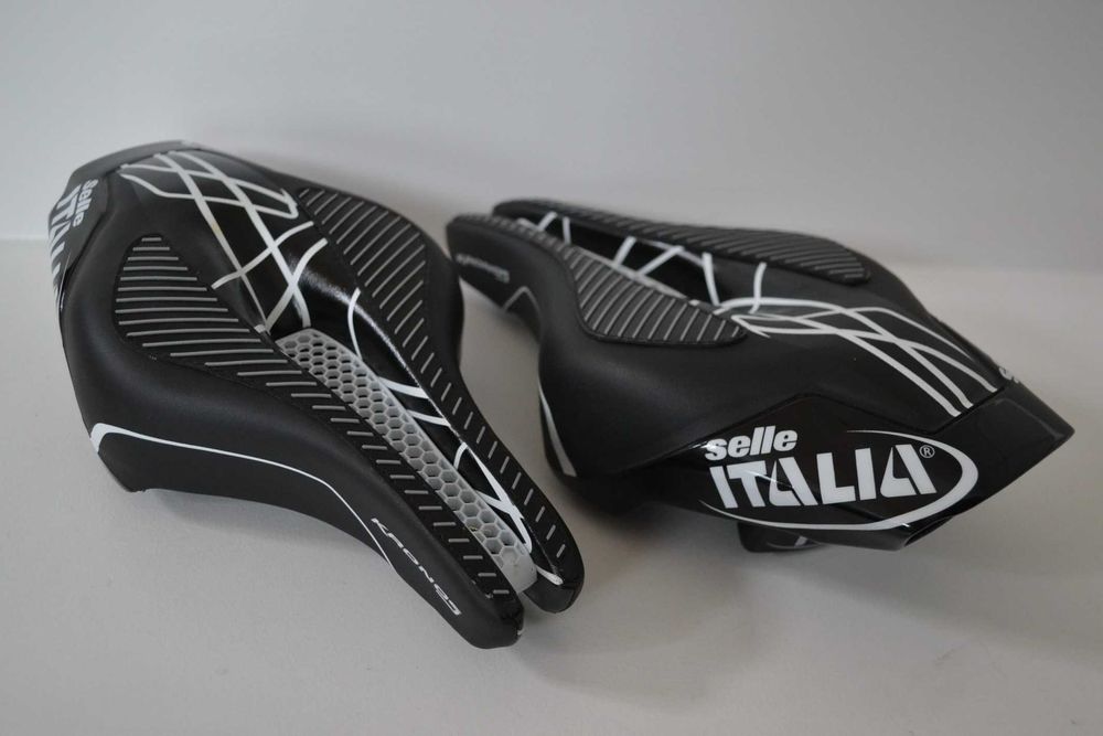 Siodło siodełko czasowe triathlon Selle Italia Kronos Kit Flow carbon