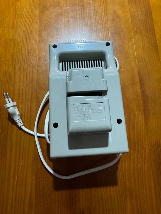 Máquina de fatiar fiambre e afiador de facas