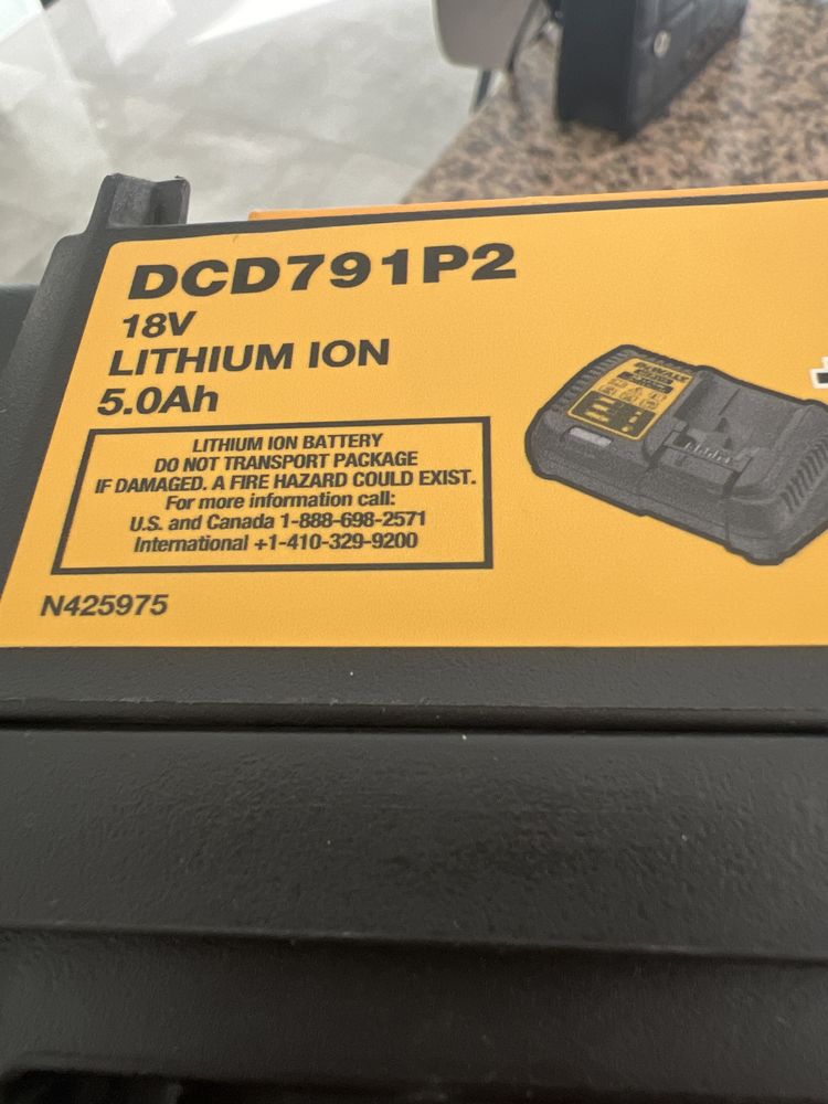 Walizka DeWalt model DCD791P2
