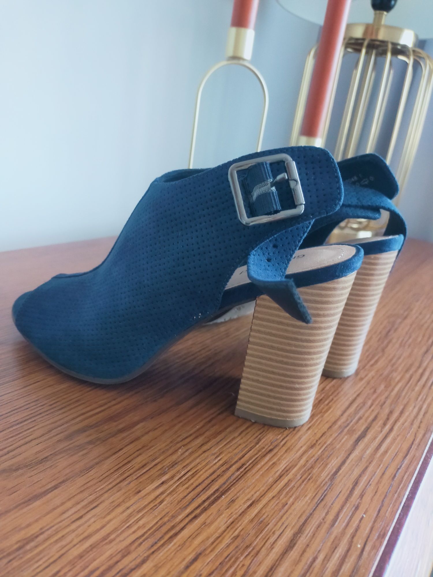 Sandały Deichmann zamsz r 36