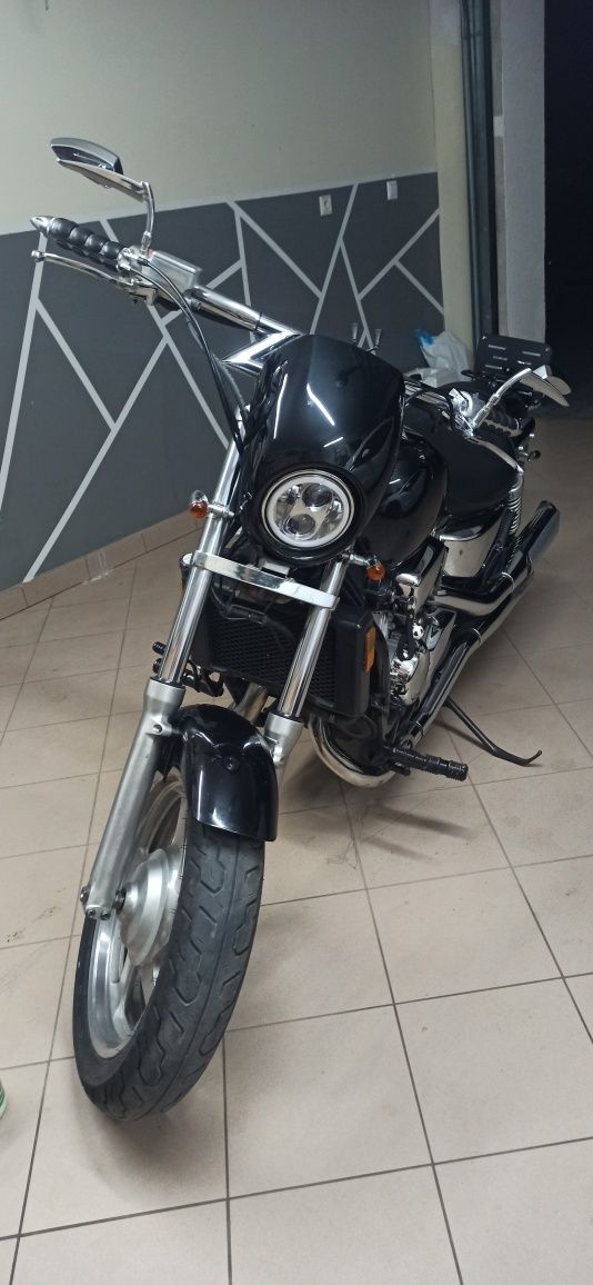 Honda Magna VF 750 C 89 KM power cruiser