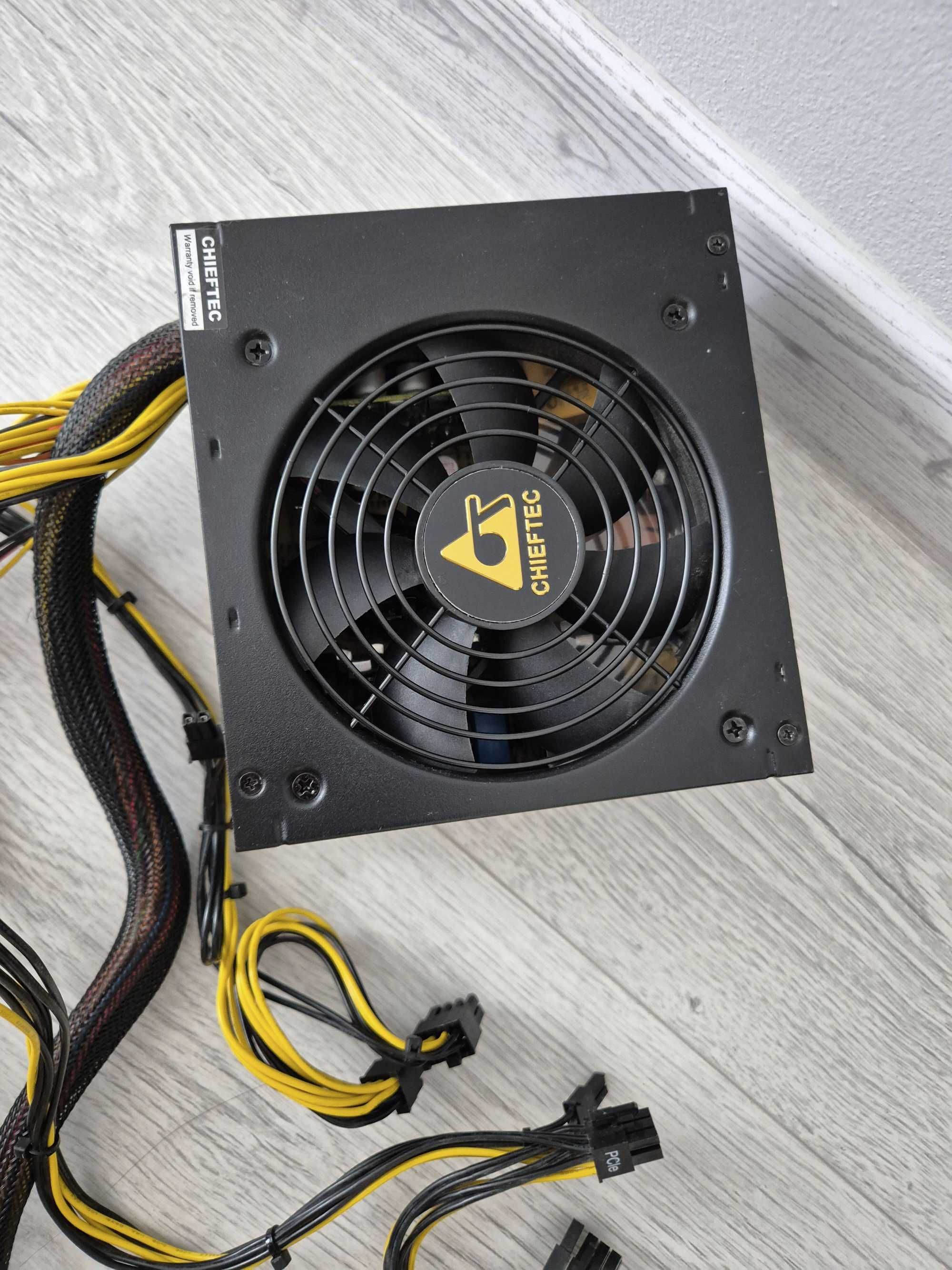 добротний блок живлення 700W Chieftec Core BBS-700S (GOLD). Trade-IN