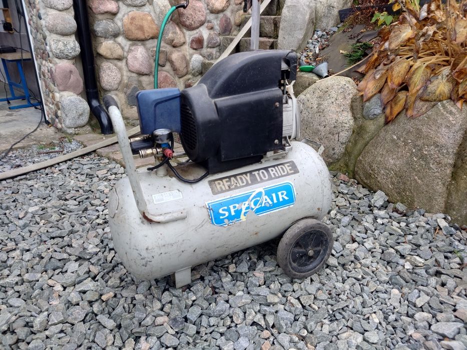 Kompresor tłokowy 8 bar 50L Olejowy 230V Specair 2KM do drobnych prac