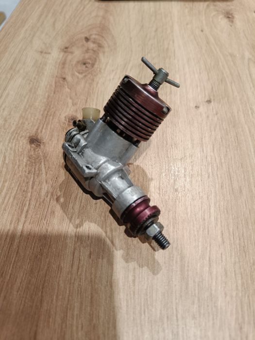 Silnik modelarski spalinowy Rytm 2.5