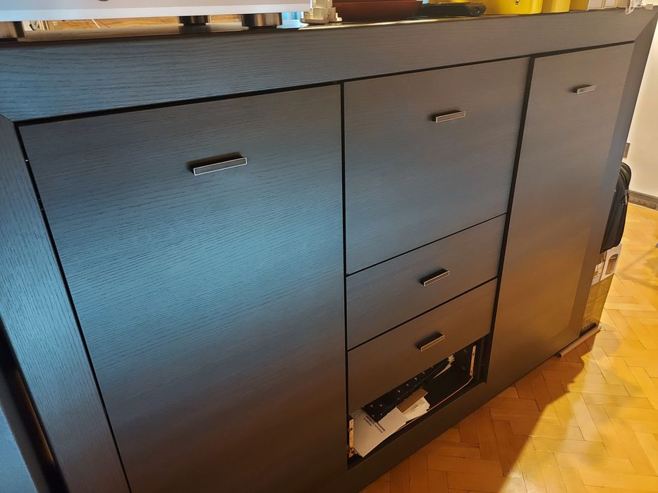 Za darmo komodą VENGE