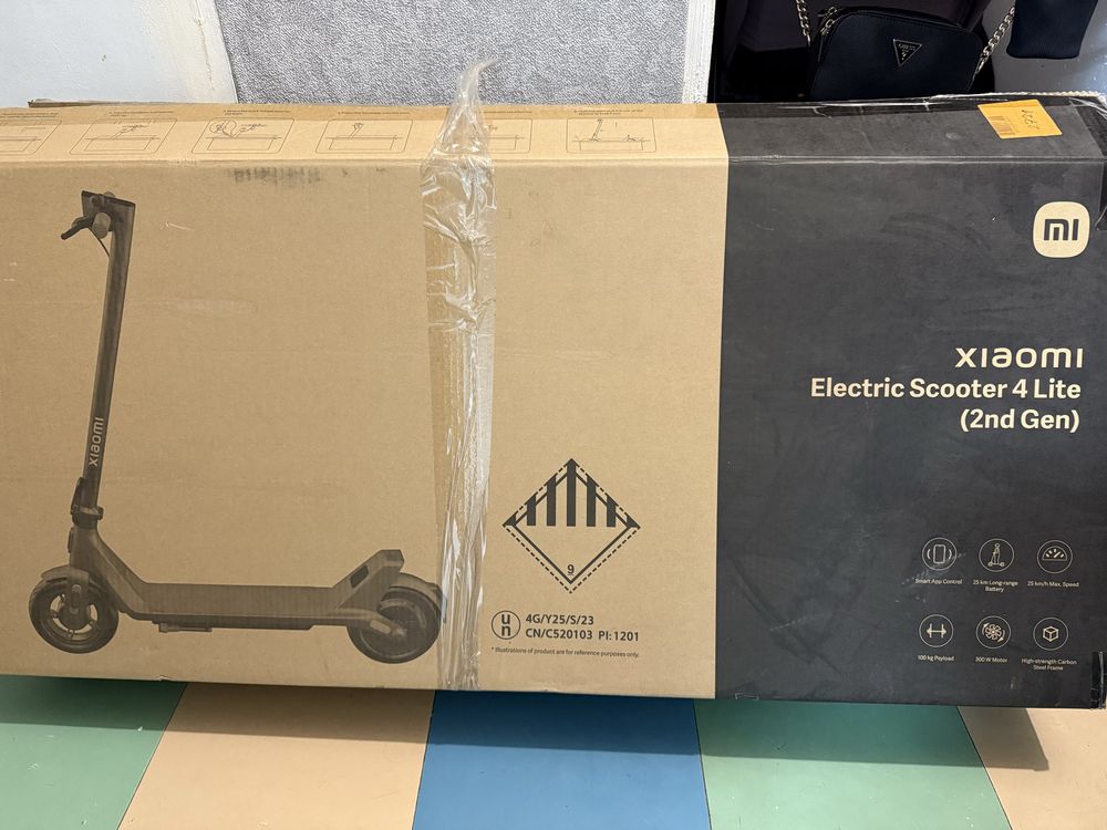 Продам Електро самокат Xiaomi