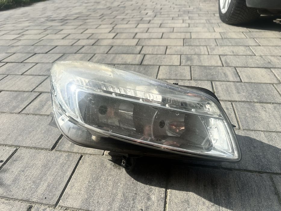 Lampy prawa i lewa insignia 2010 kombi