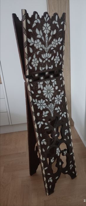 Przedwojenny stojak na gazety