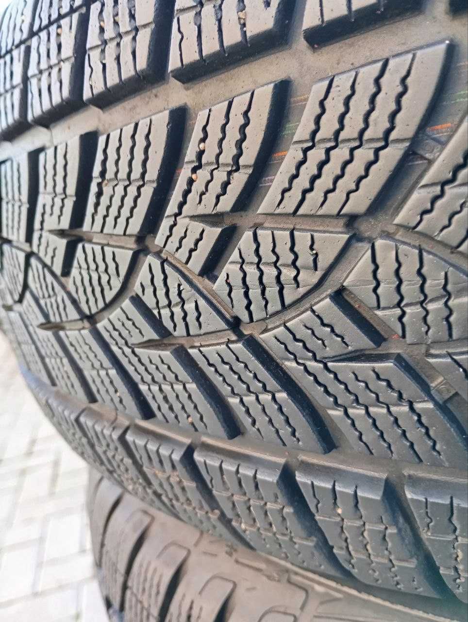 Продам шини Goodyear UltraGrip ICE SUV G1 225/60 R17 103T SUV