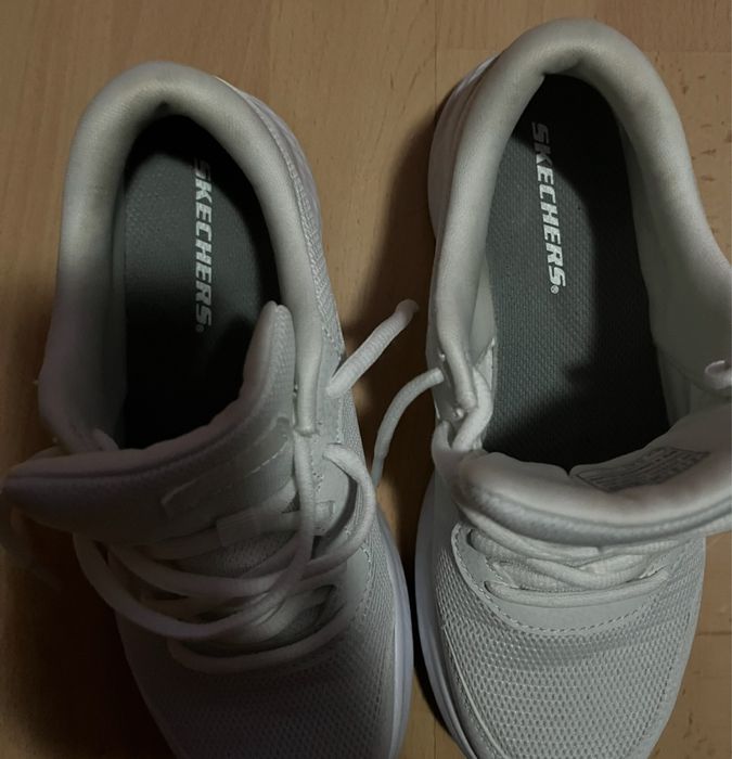 Vendo Tennis De Mulher Skechers.