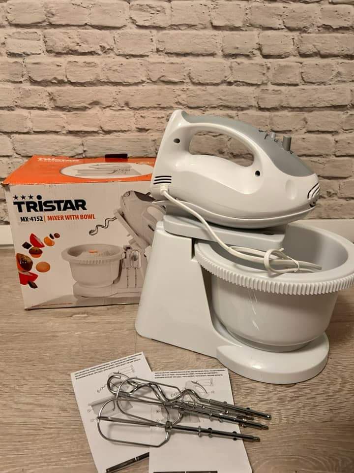 Robot kuchenny z miską