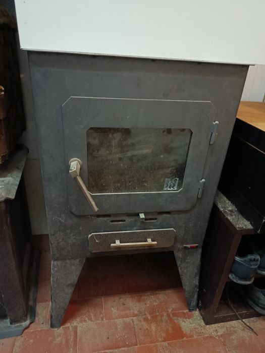 Salamandra a Lenha Moderna – Vidro Grande – Muito Boa para Aquecimento