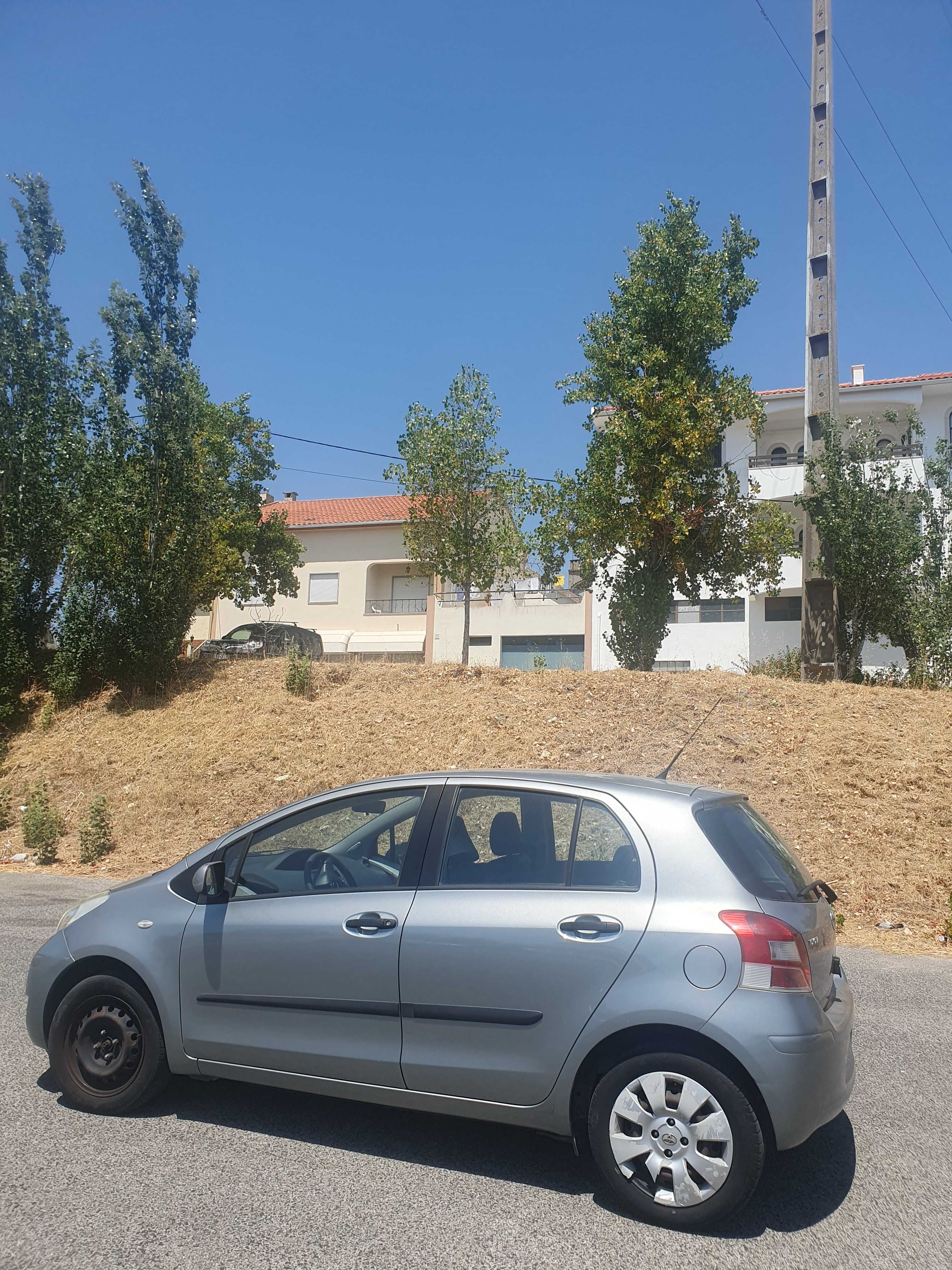 Toyota Yaris 5.000€, particular, é negociável