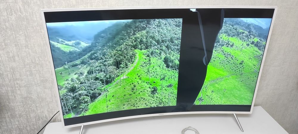 Изогнутый телевизор Samsung 49", Wi-Fi, 4K