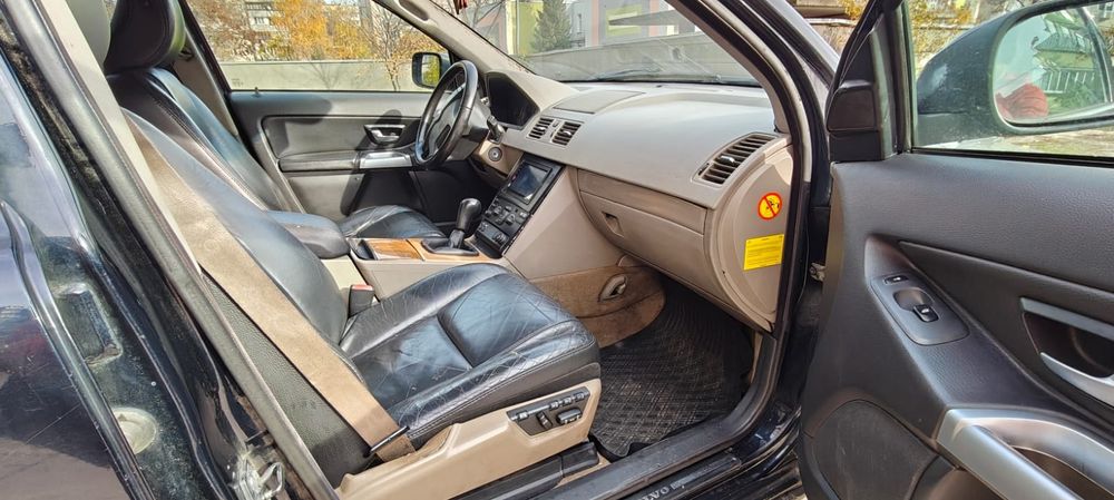 Volvo XC90 2.4 дизель механіка повний привід