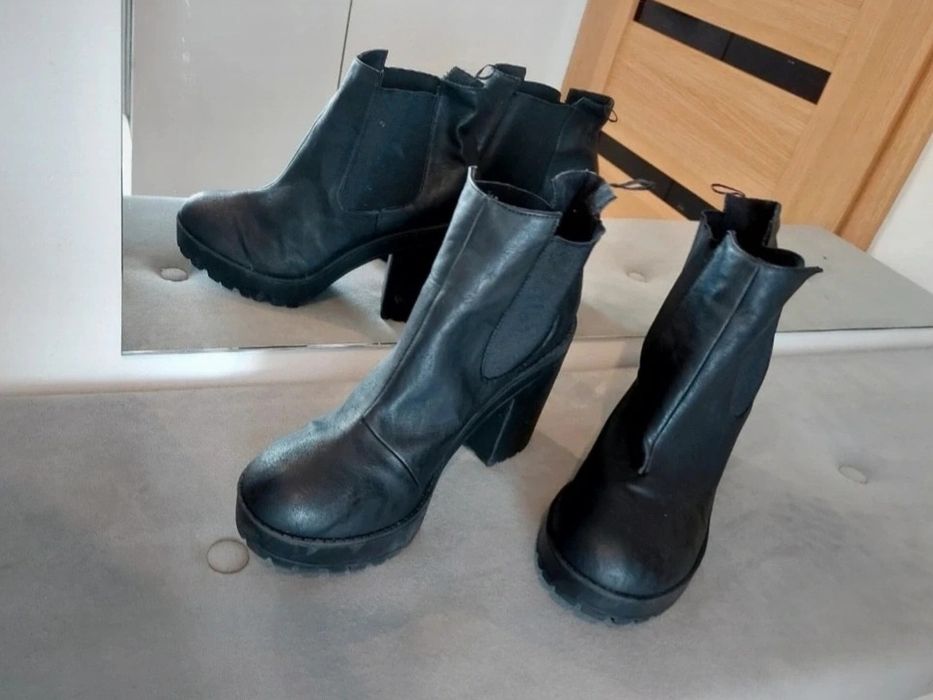 Czarne damskie botki na obcasie trapery kozaki zimowe roz 41 Lasocki