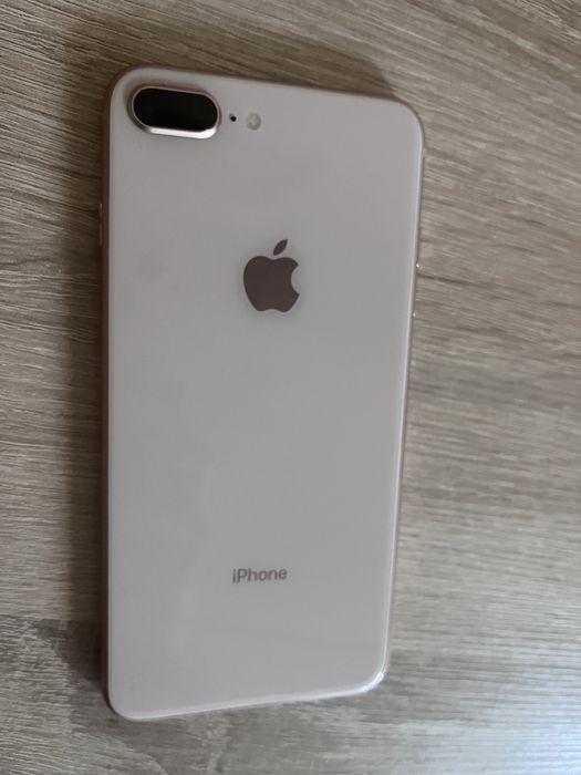 Iphone 8+ uzywany bez jakichkolwiek rys 64gb