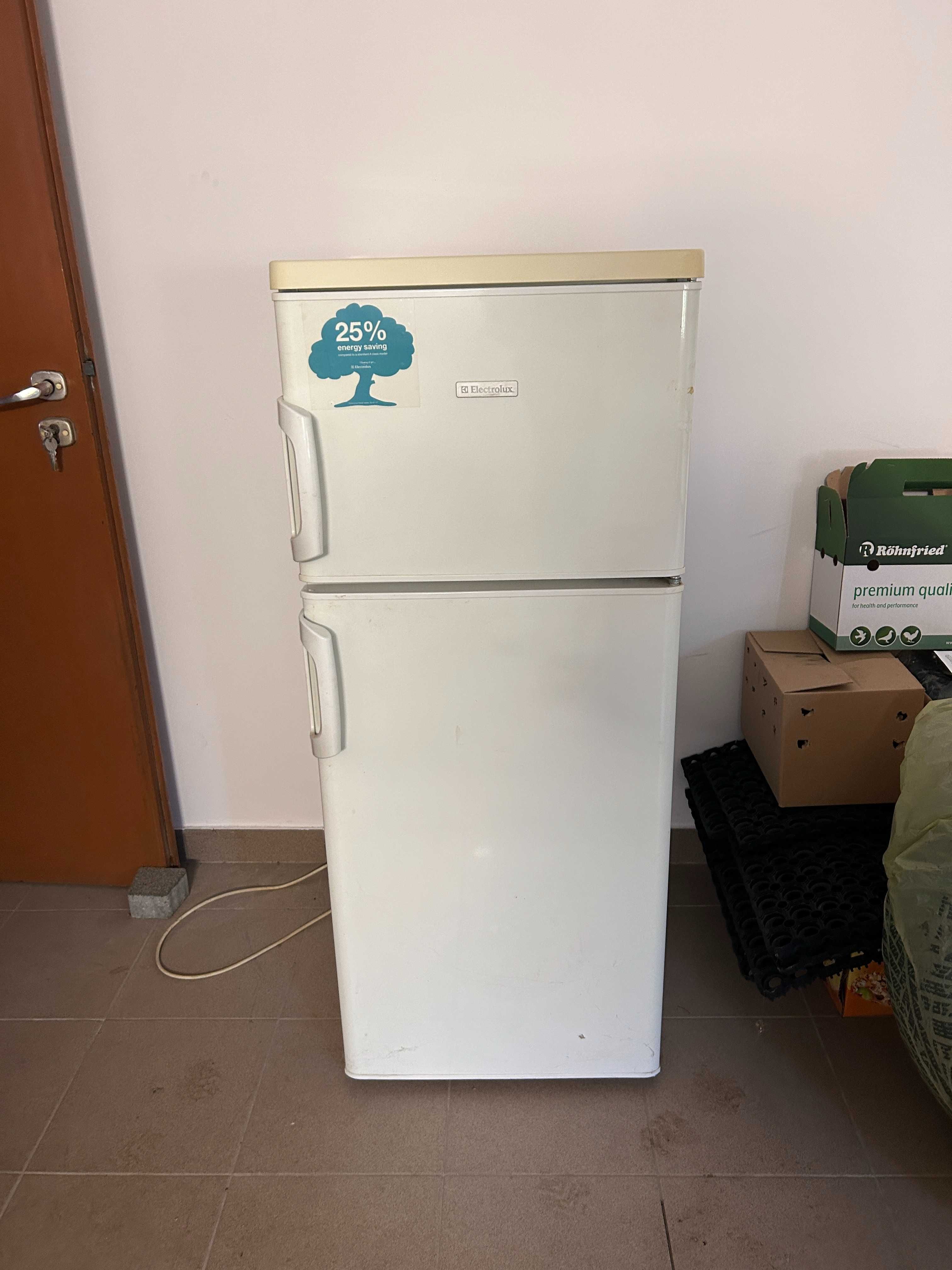 Lodówka Electrolux ERD18002W pojemność 180L lodówko zamrażarka