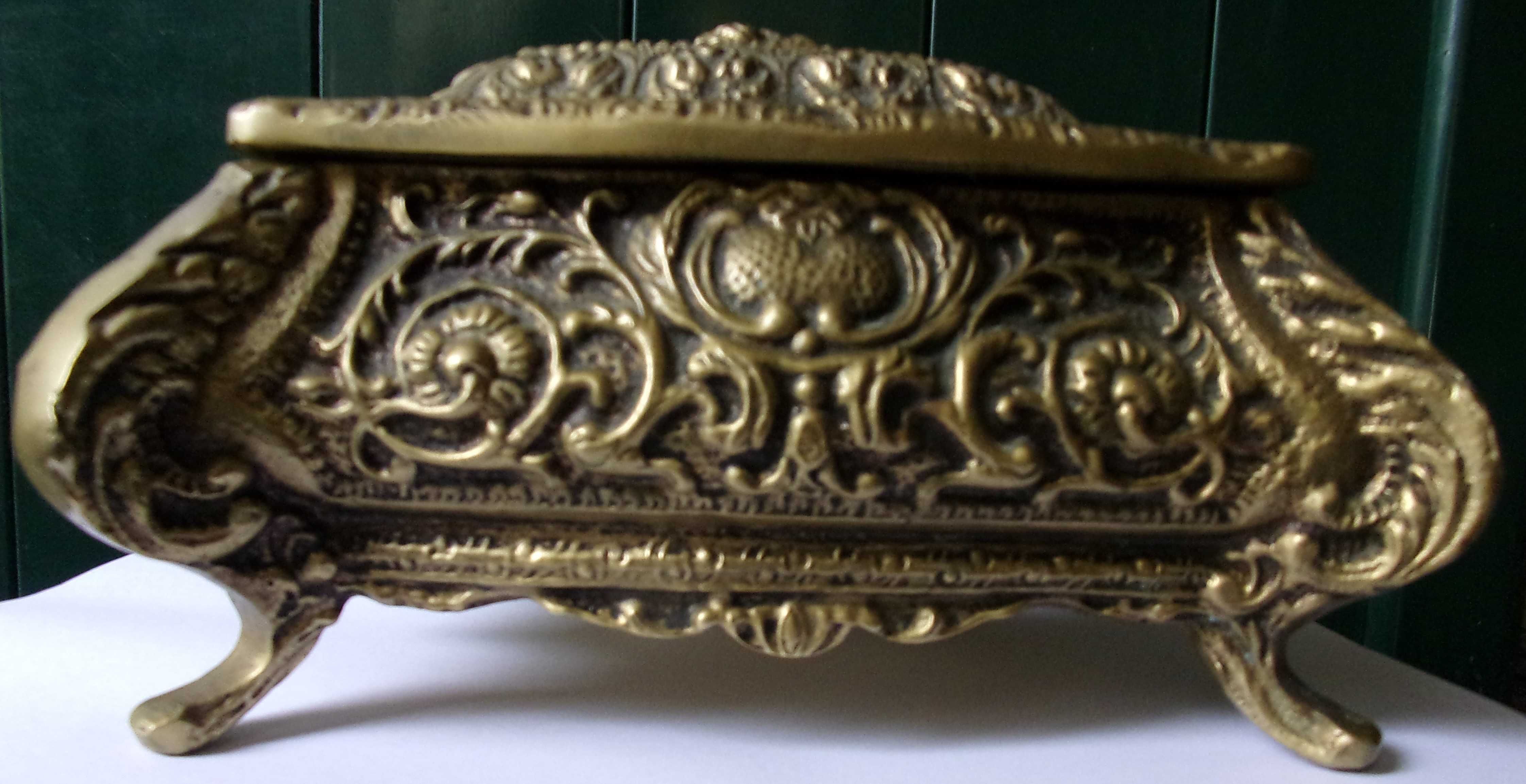 Guarda Joias Antigo em Bronze