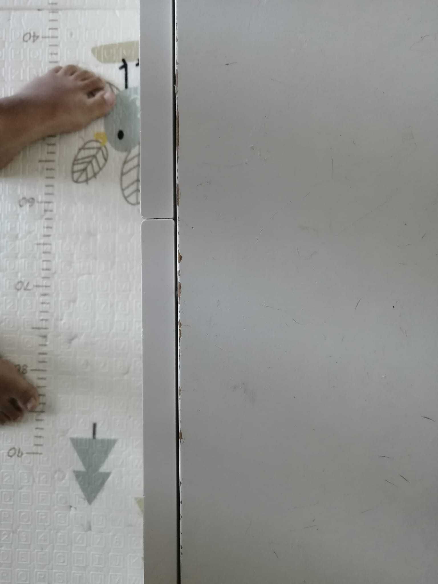 Várias estantes e armários BESTÅ IKEA a partir de 10€
