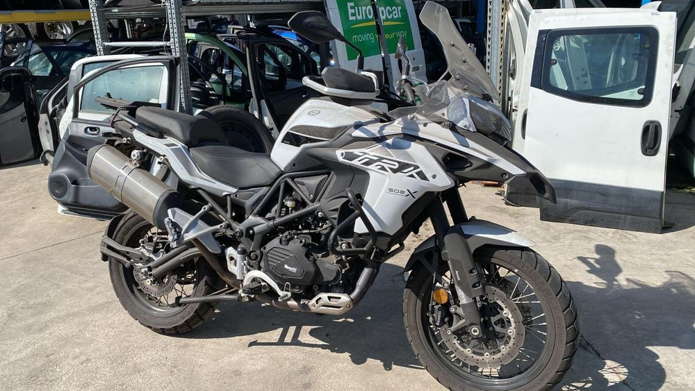 Silnik benelli trk TRX 502 lampa licznik stelaży kanapa owiewki