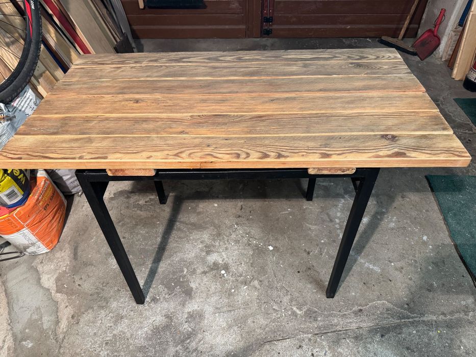 Stół ogrodowy drewniany