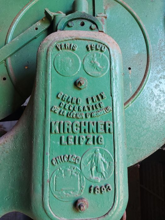 Serra de fitas em ferro